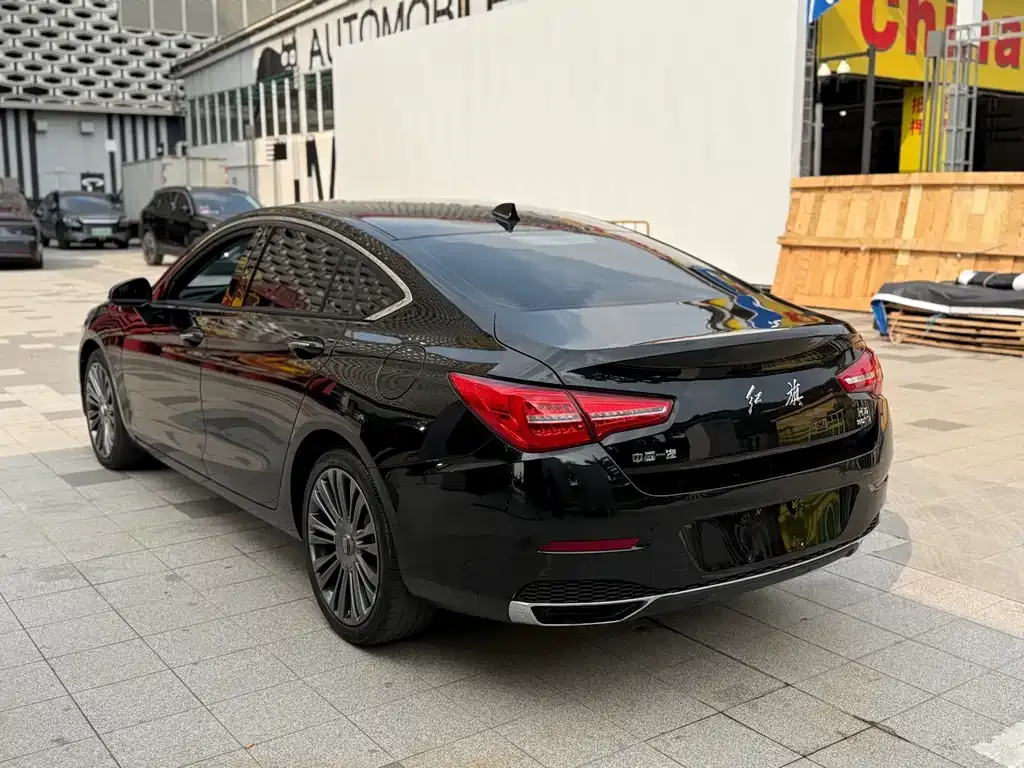 Hongqi H5 — фото 2