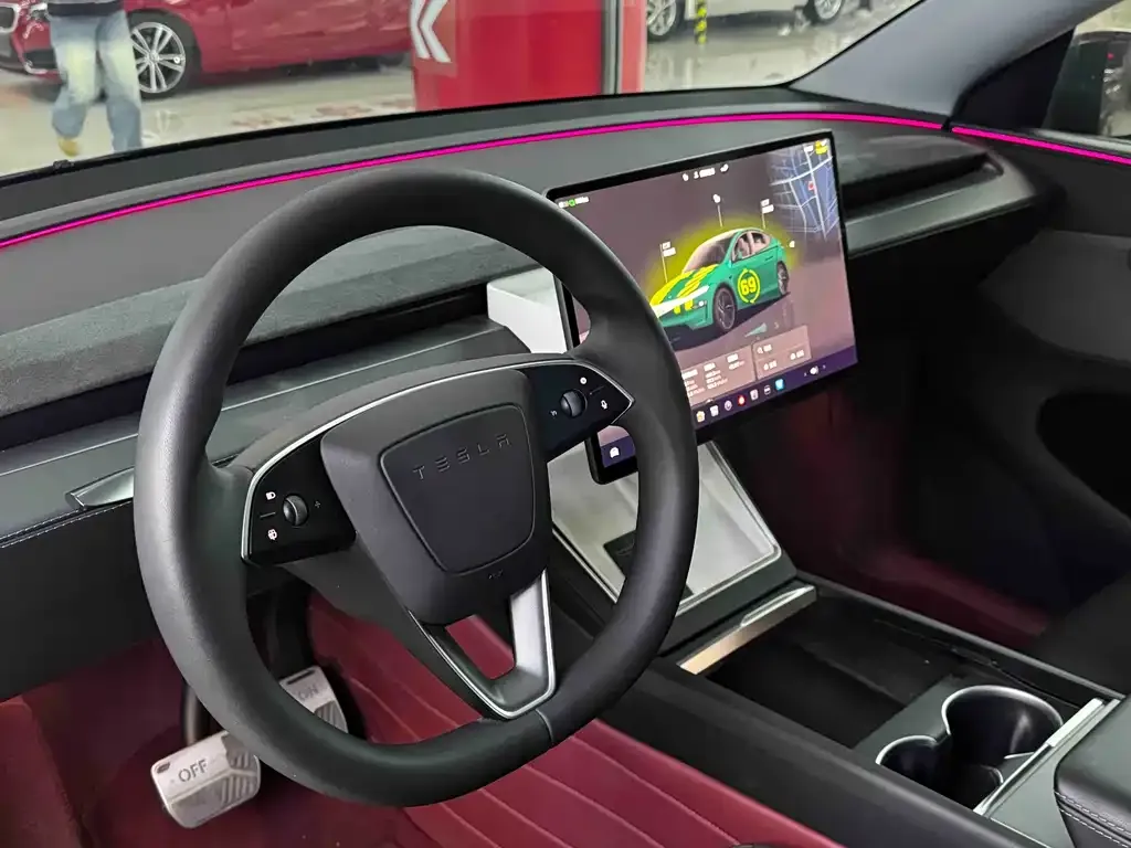 Tesla Model Y — фото 8
