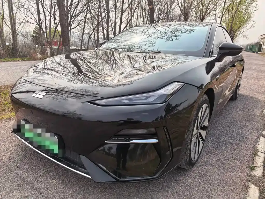 Geely Galaxy E8