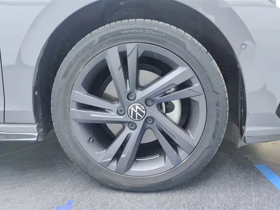Volkswagen Golf 2022 из CN, фото 10