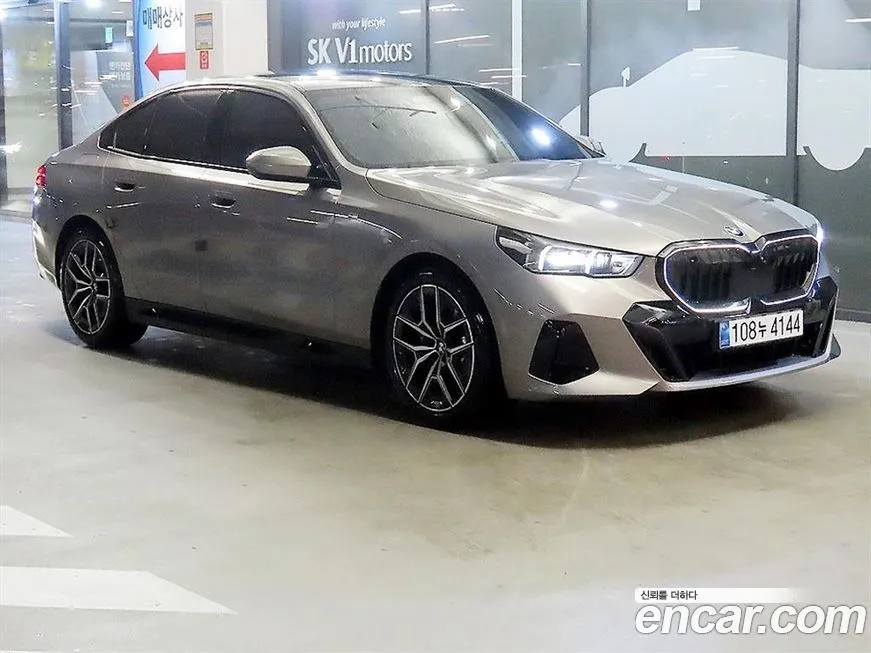 BMW 5-Series 2025 из KR, фото 3