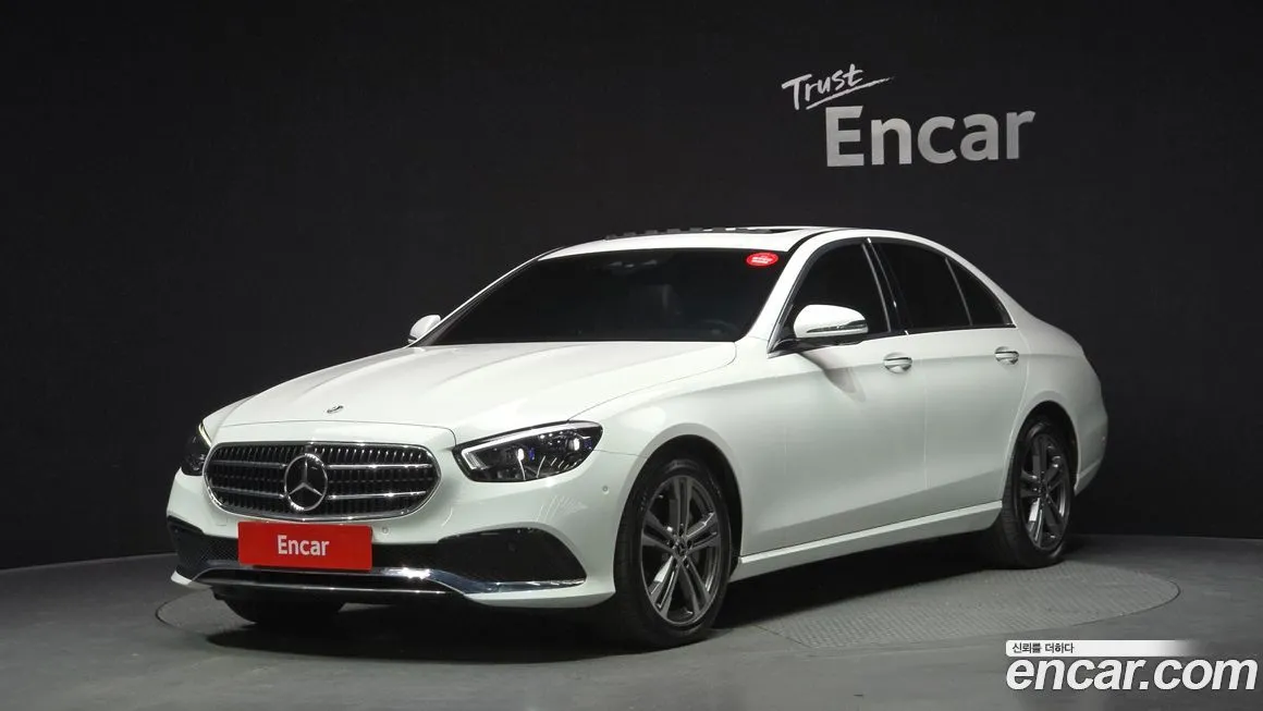 Mercedes-Benz E-Class — фото 1