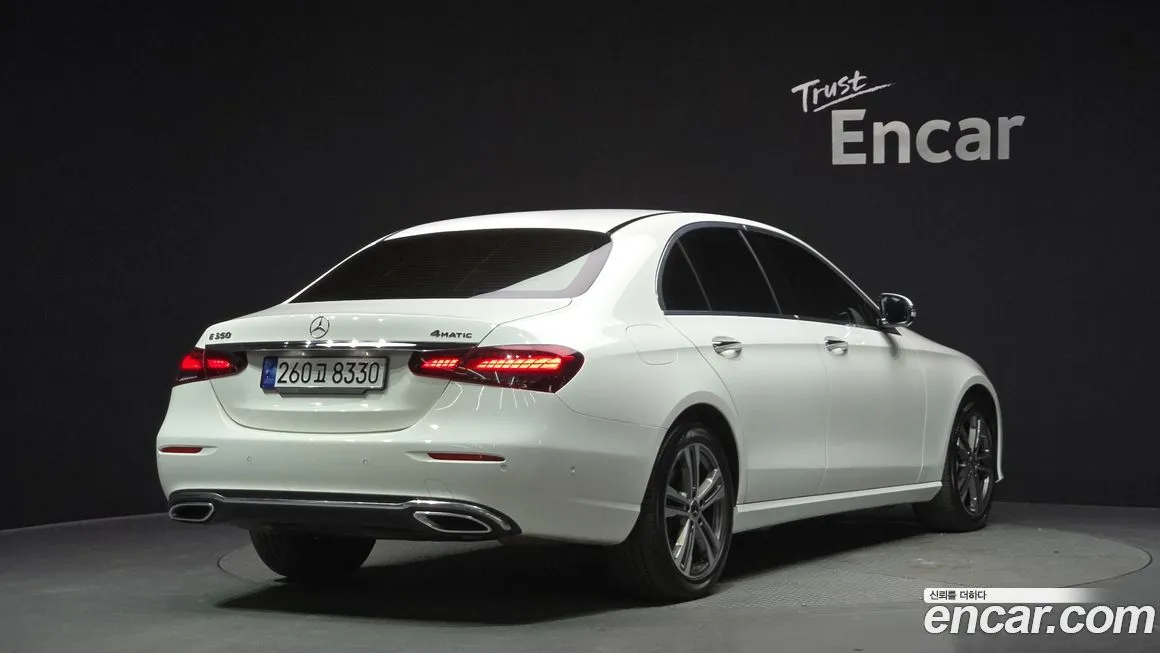 Mercedes-Benz E-Class — фото 3