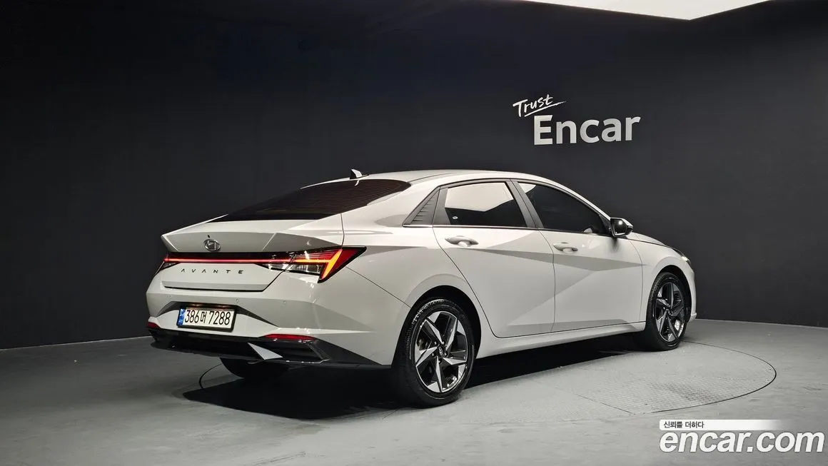 Hyundai AVANTE — фото 4