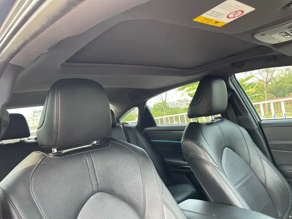 Toyota Avalon 2023 из CN, фото 2