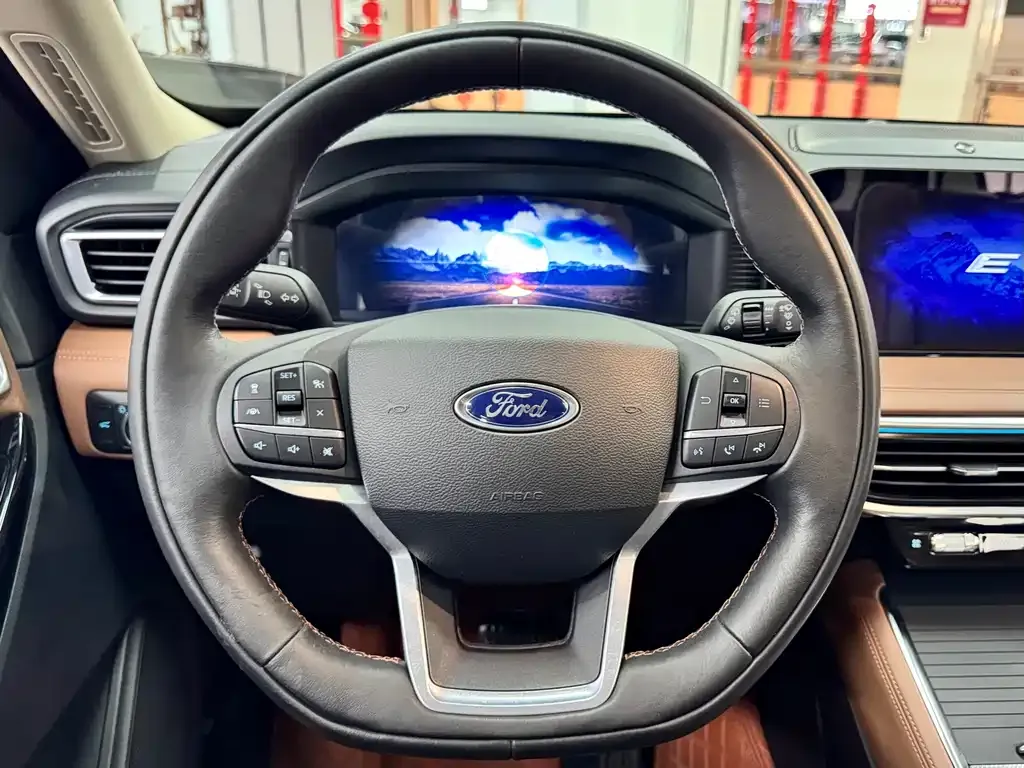 Ford Explorer 2023 из CN, фото 2