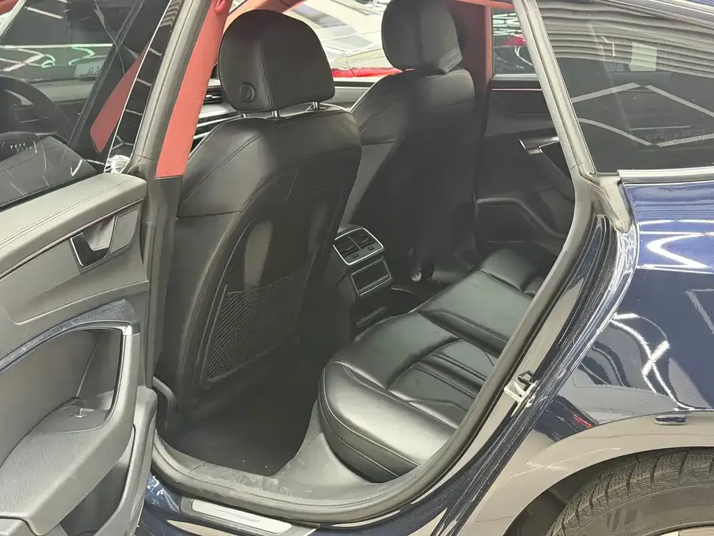 Audi A7 2021 из CN, фото 10
