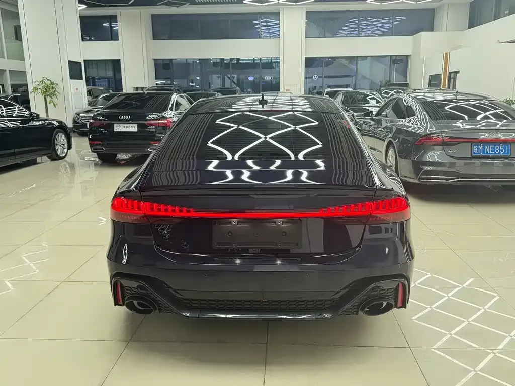 Audi A7 2021 из CN, фото 3