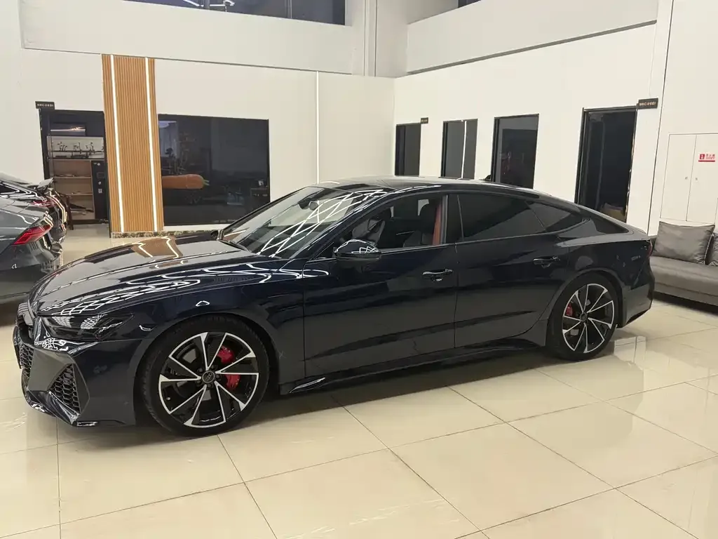 Audi A7 2021 из CN, фото 4
