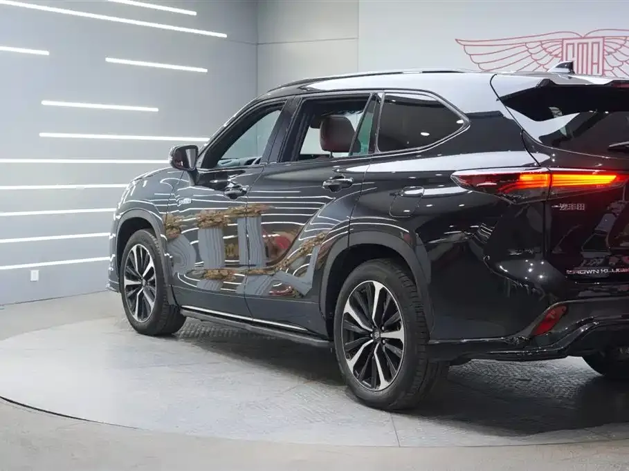 Toyota Crown Kluger 2021 из CN, фото 6