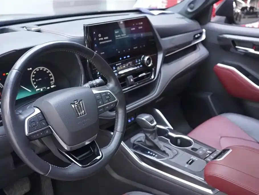 Toyota Crown Kluger 2021 из CN, фото 5
