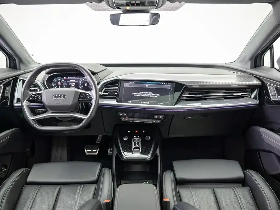 Audi Q4 e-tron — фото 2