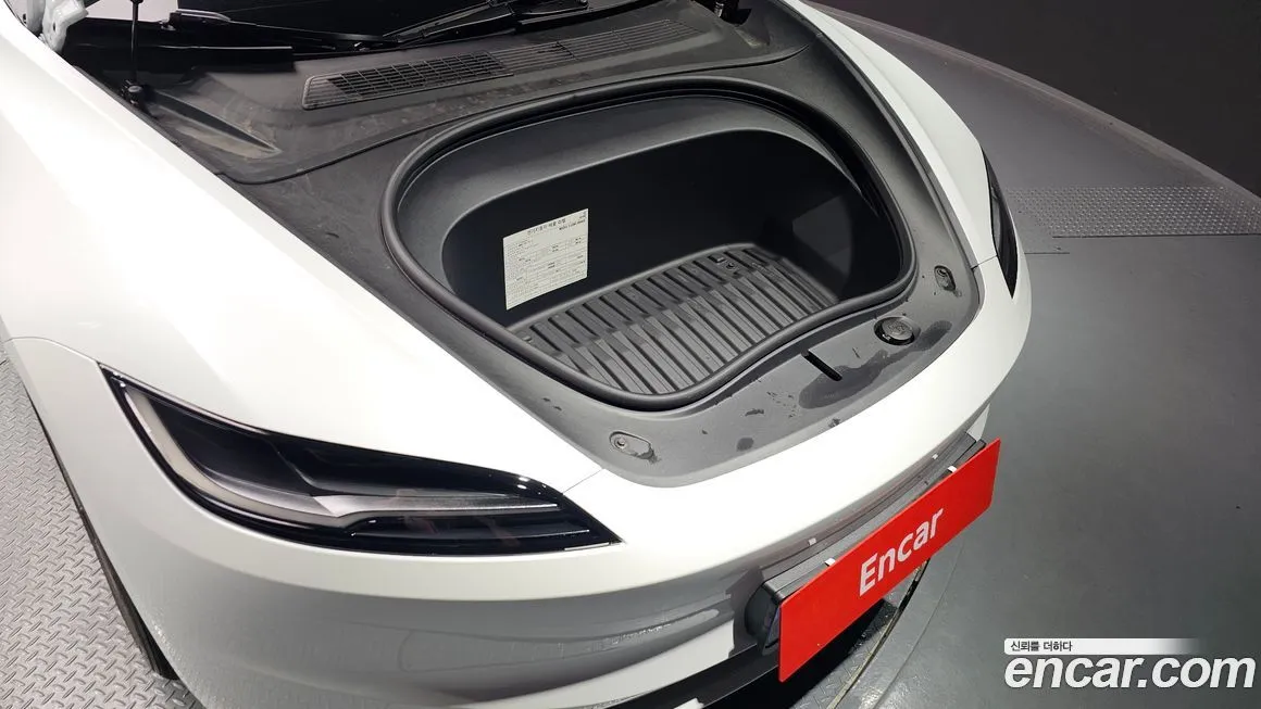 Tesla Model 3 — фото 10