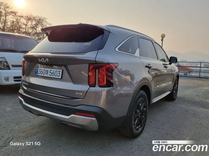 Kia Sorento — фото 4