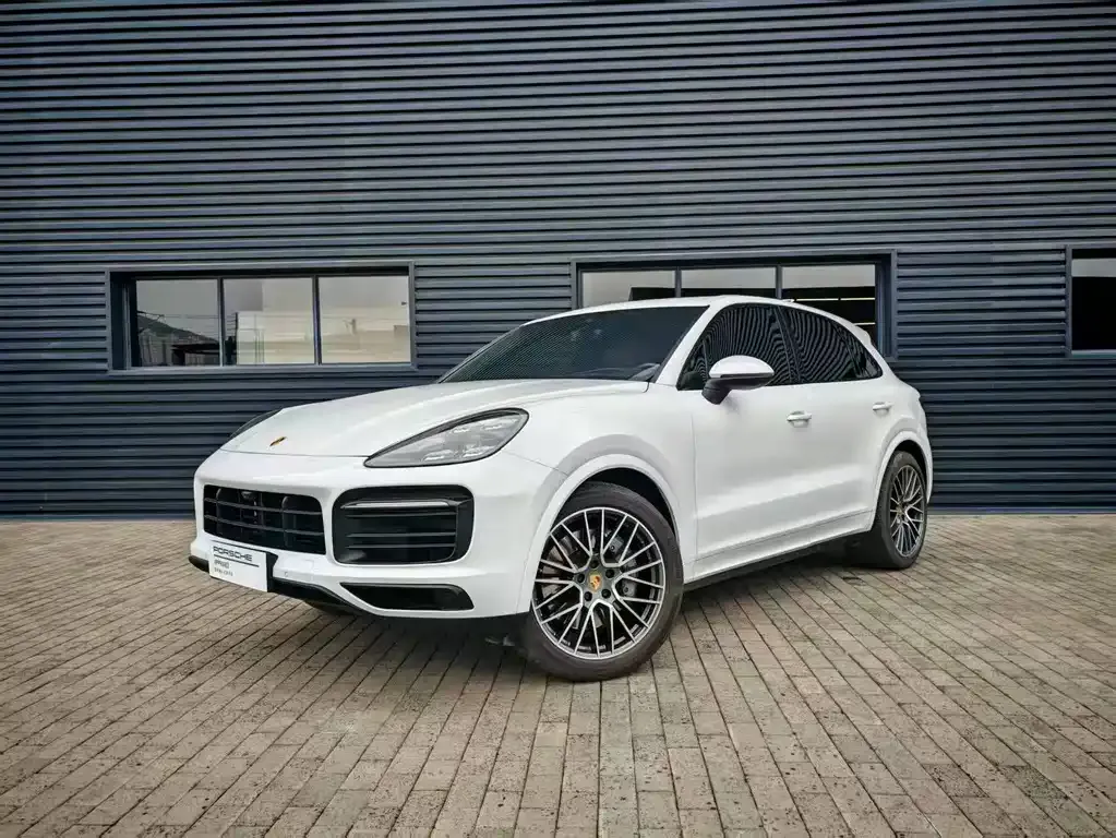 Porsche Cayenne — фото 1