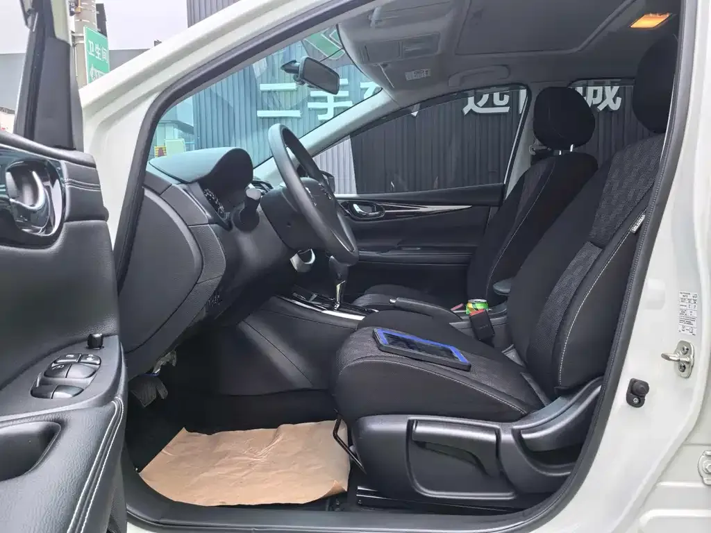 Nissan Tiida 2024 из CN, фото 5