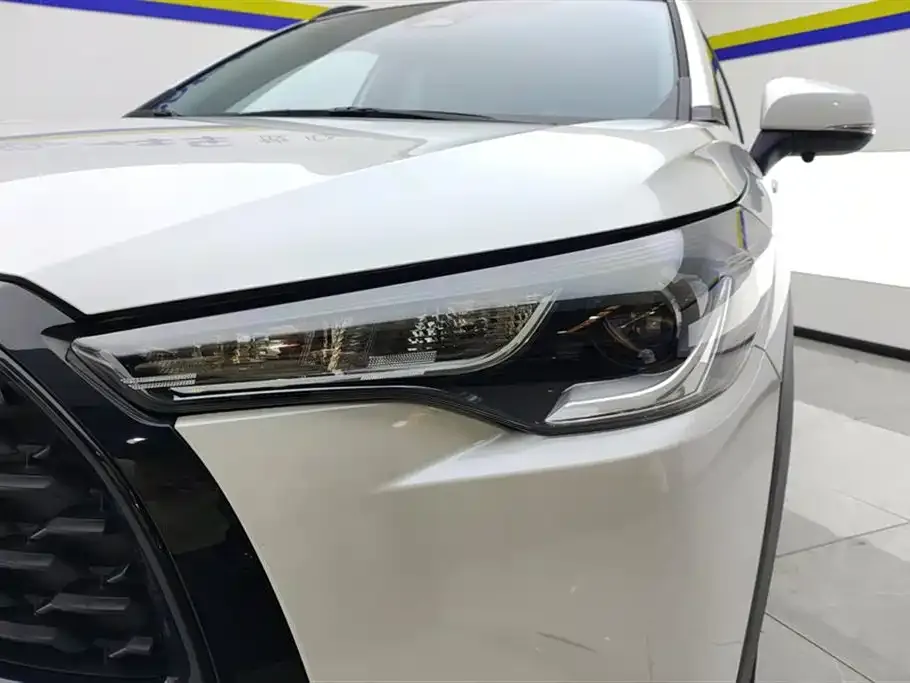 Toyota Corolla Cross — фото 10