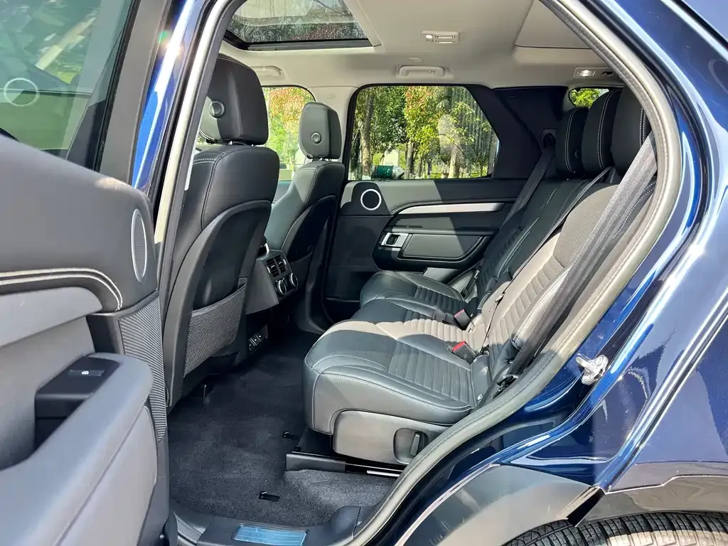 Land Rover Discovery 2023 из CN, фото 4
