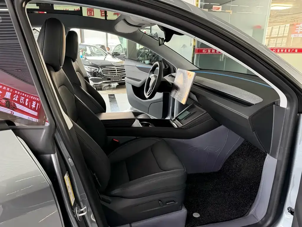 Tesla Model Y — фото 4