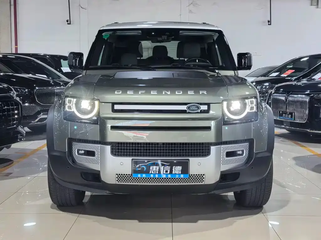 Land Rover Defender — фото 1