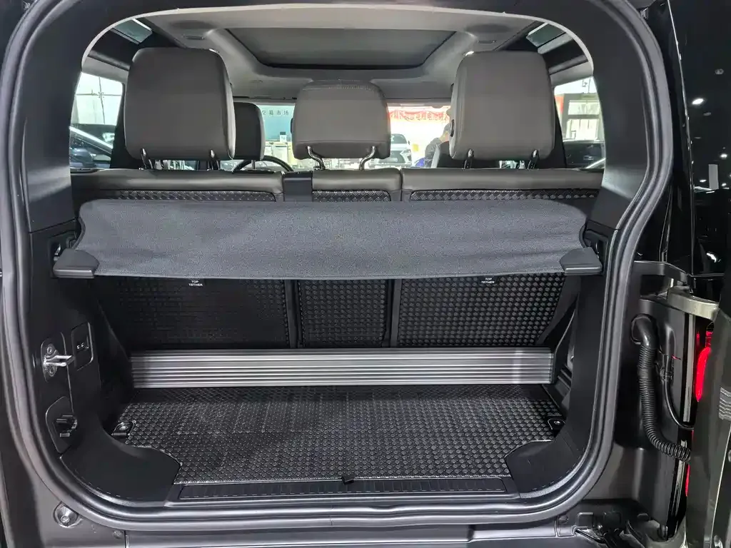 Land Rover Defender — фото 10