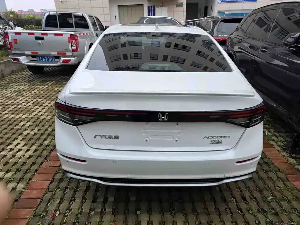 Honda Accord — фото 5