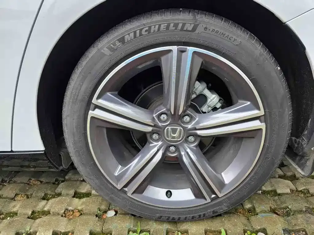 Honda Accord — фото 6
