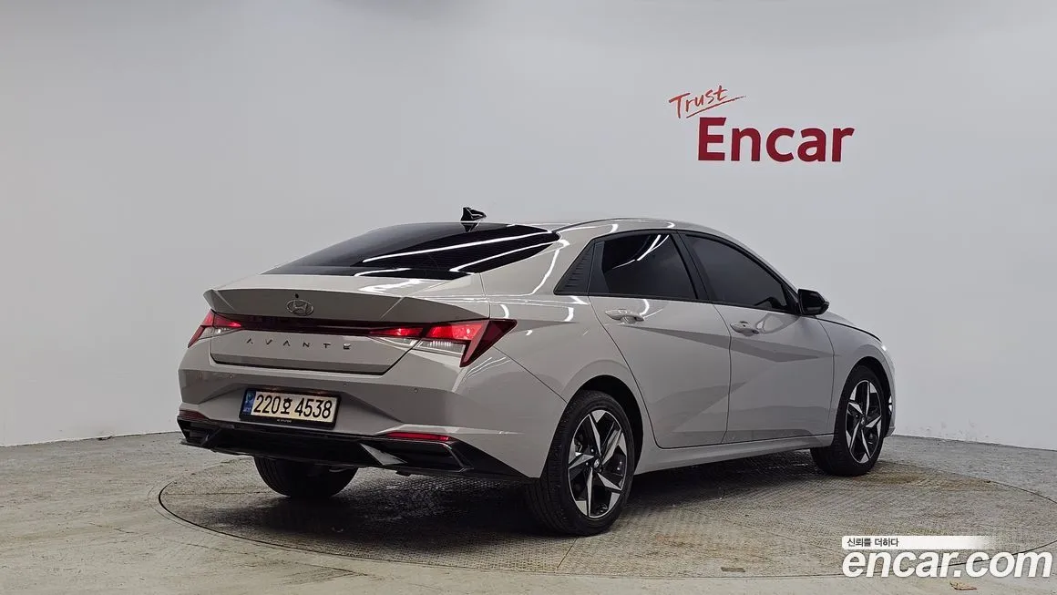 Hyundai AVANTE — фото 3