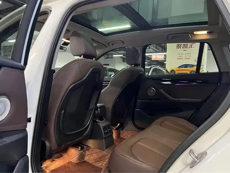 BMW X1 2022 из CN, фото 4