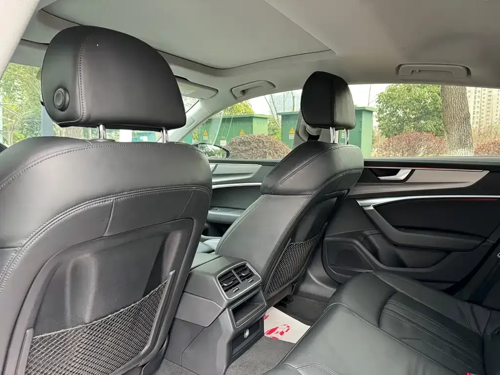 Audi A7 2021 из CN, фото 6