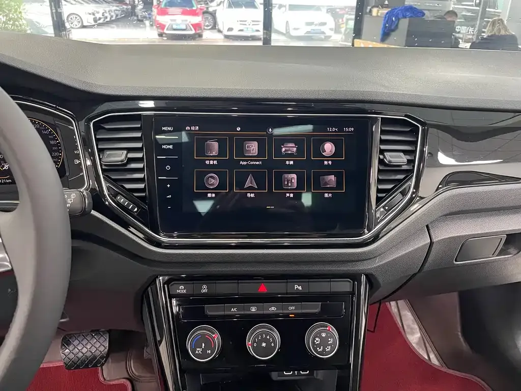 Volkswagen T-Roc 2023 из CN, фото 6