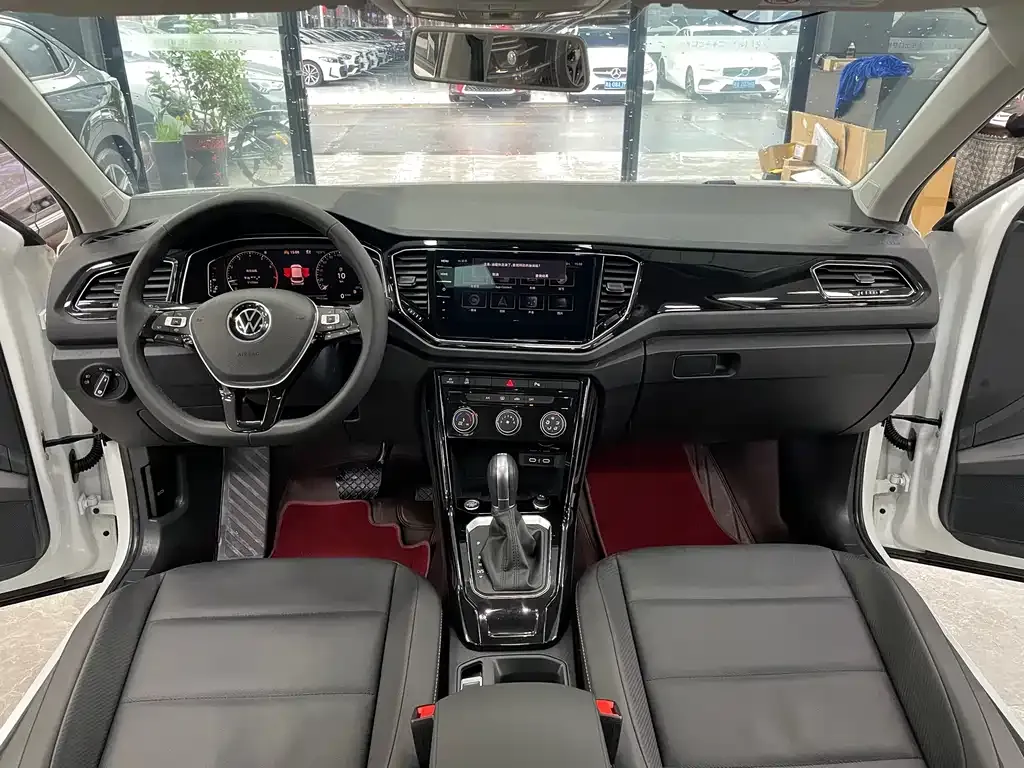 Volkswagen T-Roc 2023 из CN, фото 8