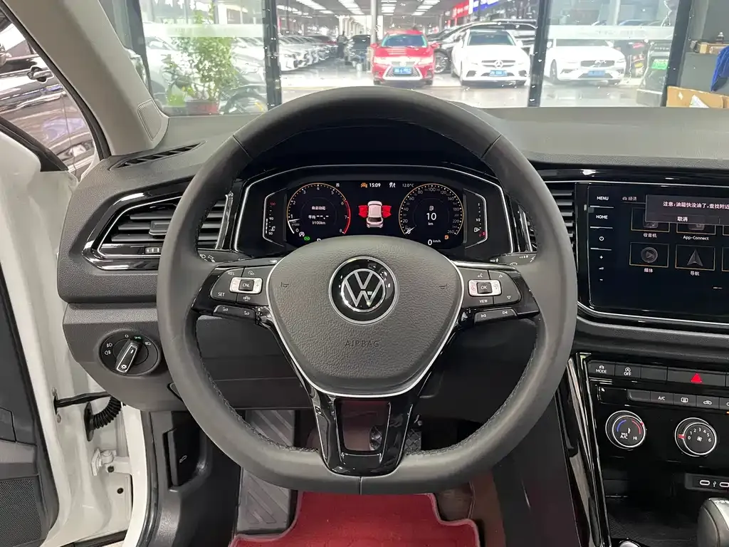 Volkswagen T-Roc 2023 из CN, фото 7