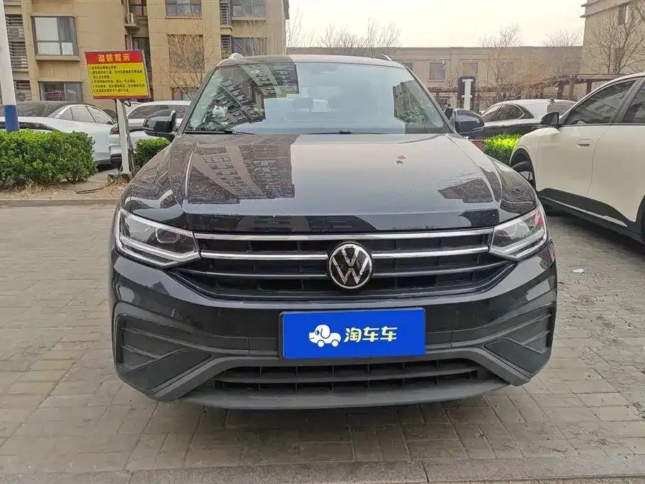 Volkswagen Tiguan L — фото 10