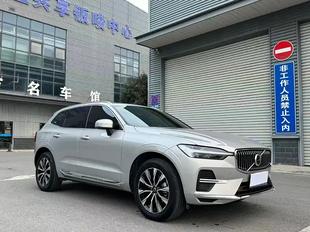 Volvo XC60 — фото 7