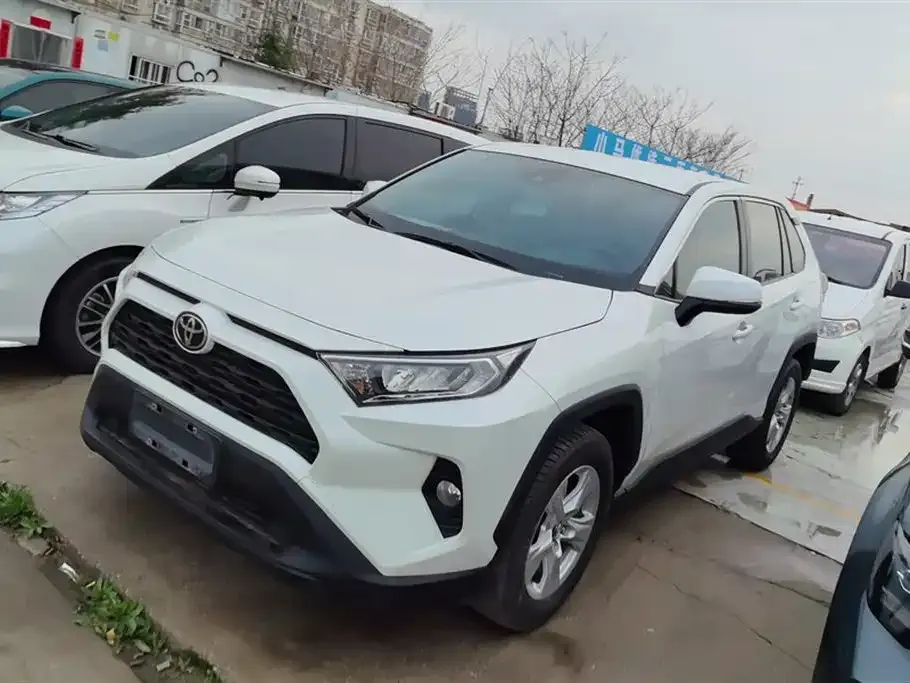 Toyota RAV4 2022 из CN, фото 1
