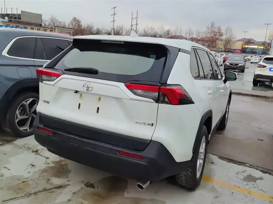Toyota RAV4 2022 из CN, фото 7