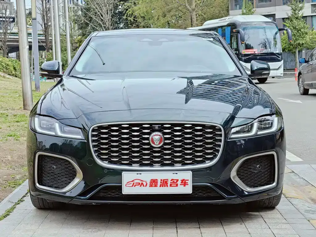Jaguar XFL — фото 10