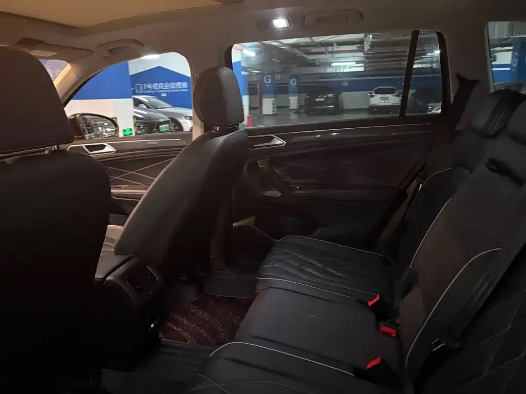 Volkswagen Tiguan L 2024 из CN, фото 2