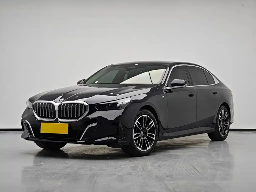 BMW 5 Series — фото 1