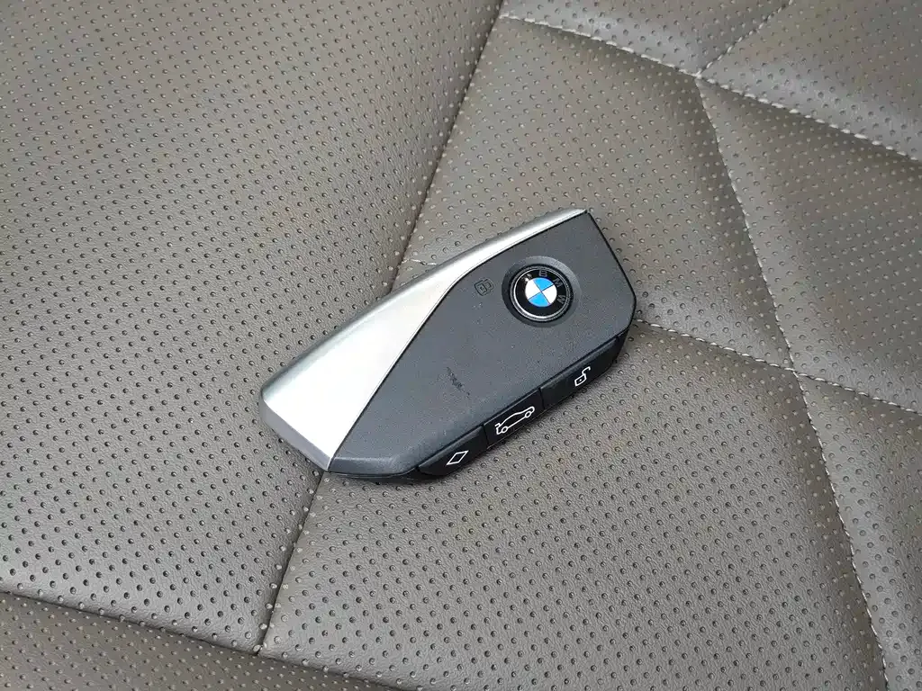 BMW 5 Series — фото 10