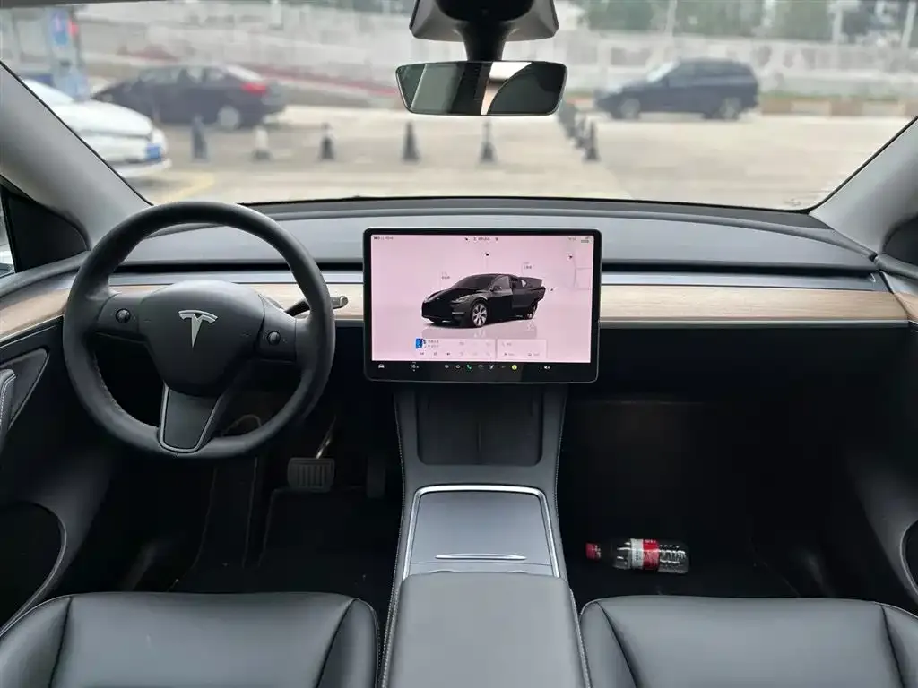 Tesla Model Y — фото 3