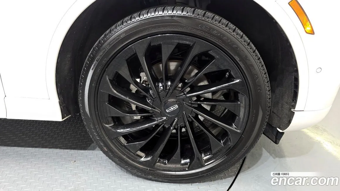 Lincoln Aviator 2023 из KR, фото 9