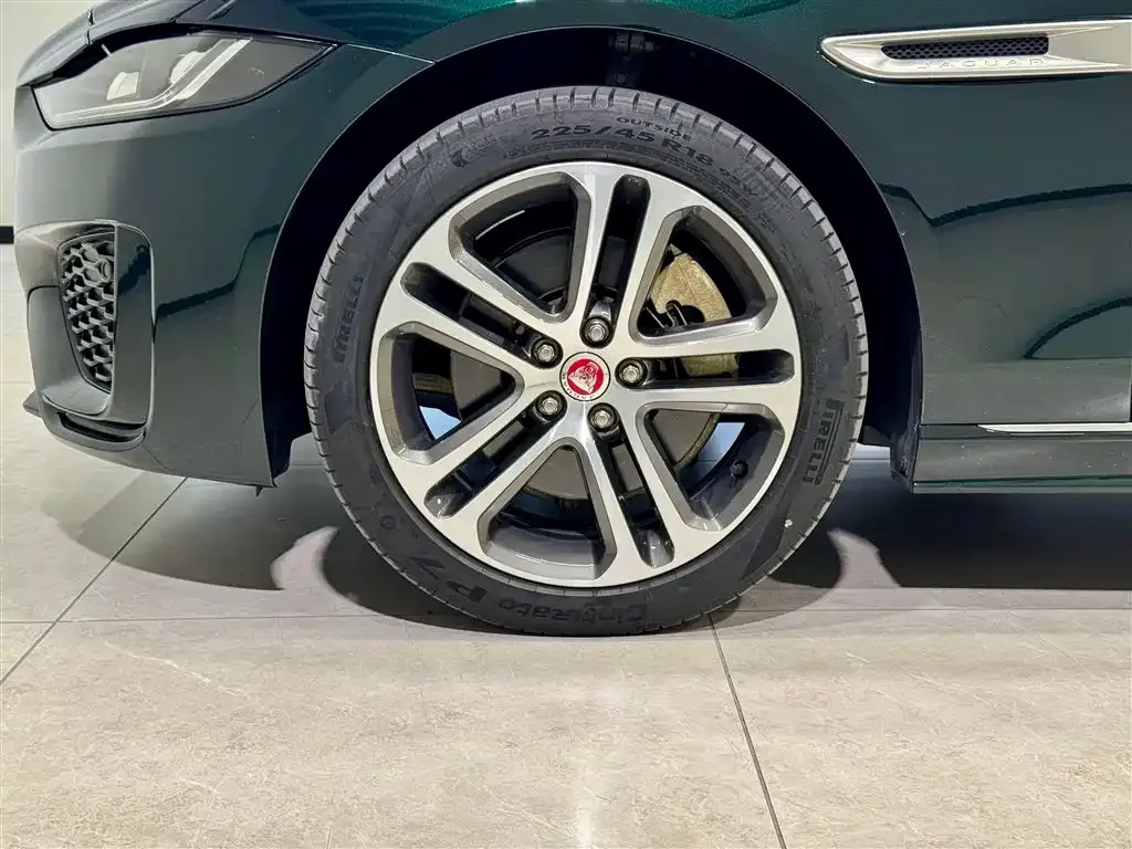 Jaguar XEL — фото 10
