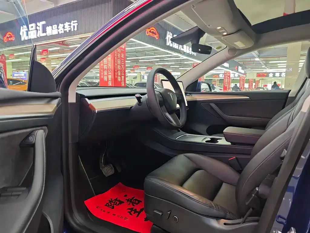 Tesla Model Y — фото 7