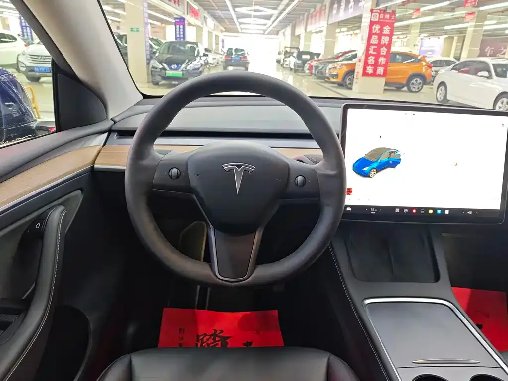 Tesla Model Y — фото 2