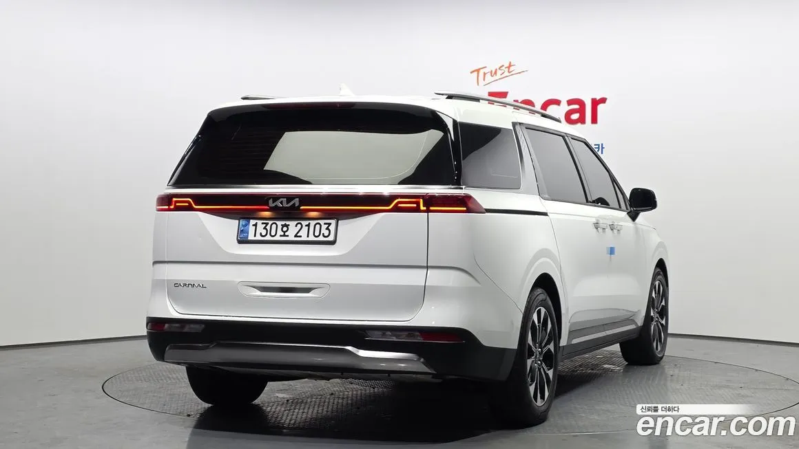 Kia Carnival — фото 4