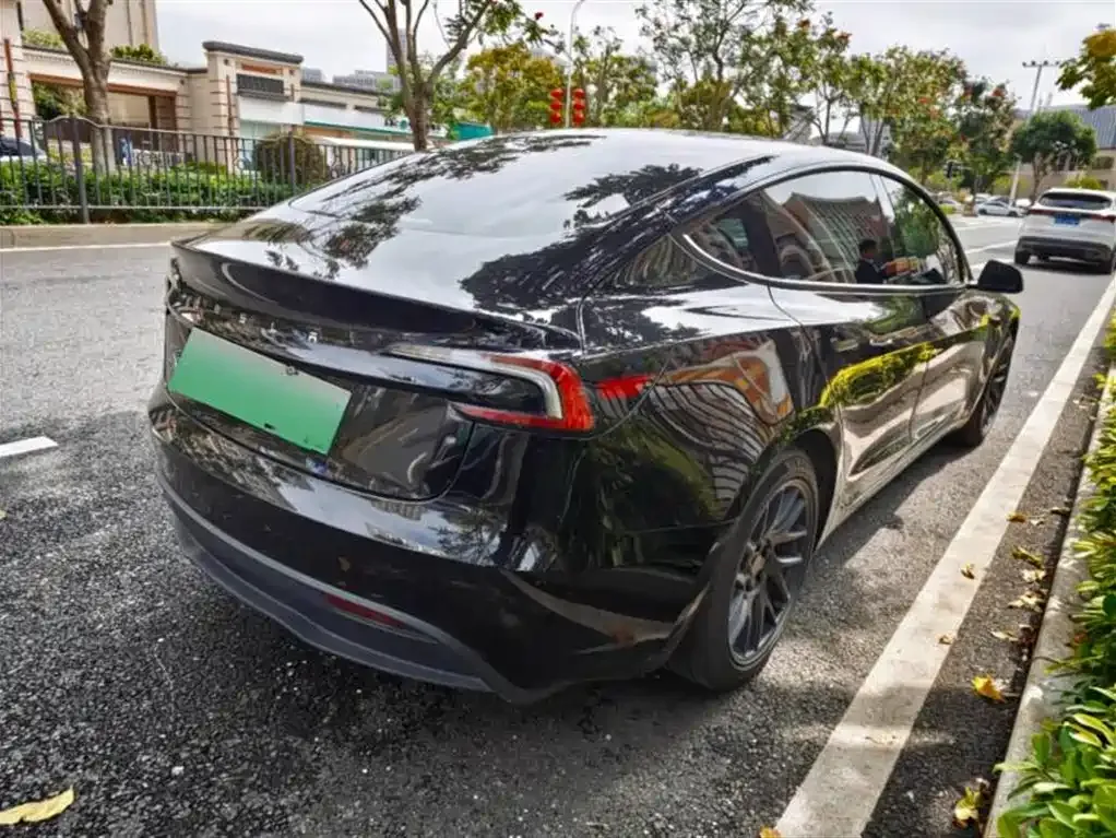Tesla Model 3 — фото 4
