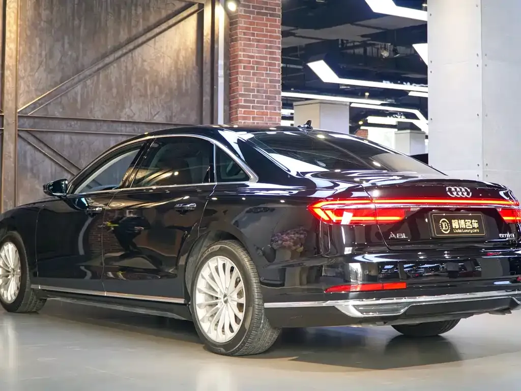 Audi A8 2021 из CN, фото 3