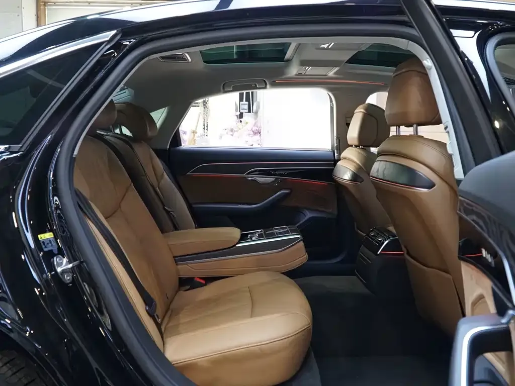 Audi A8 2021 из CN, фото 5
